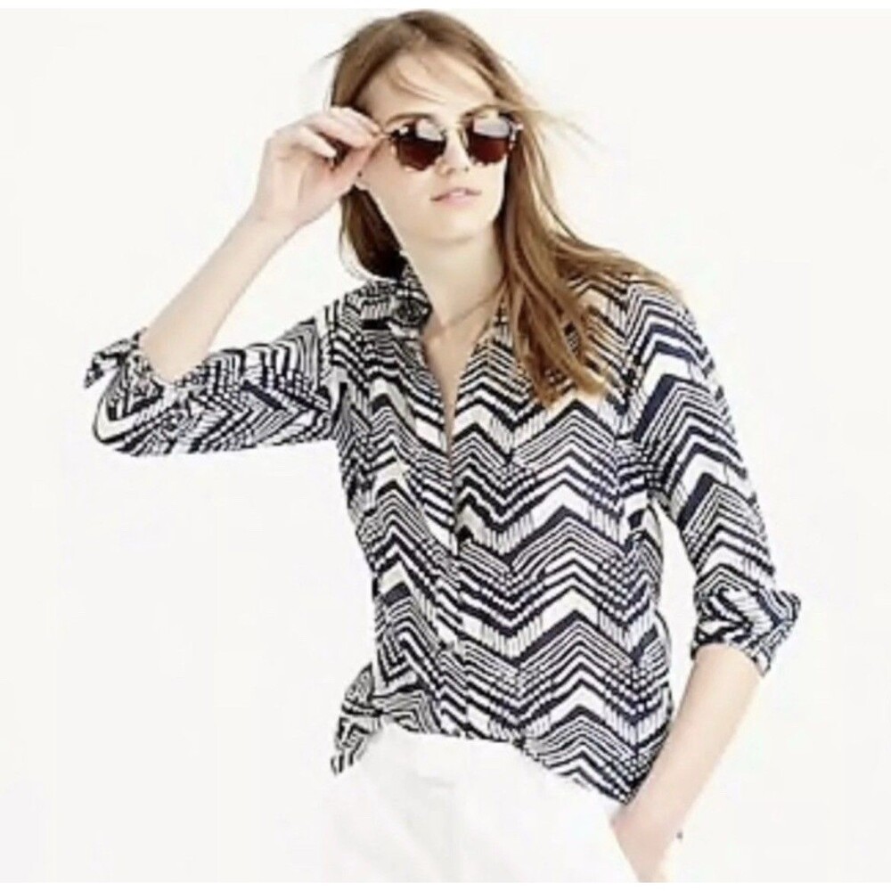 J. Crew Women’s Boy Shirt Button Up In Chevron Size 2 Cotton Silk Blend Preppy